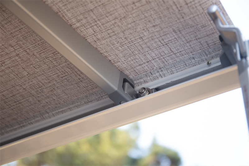 S27 Vehicle Mounted Curved Arm Awning (7)