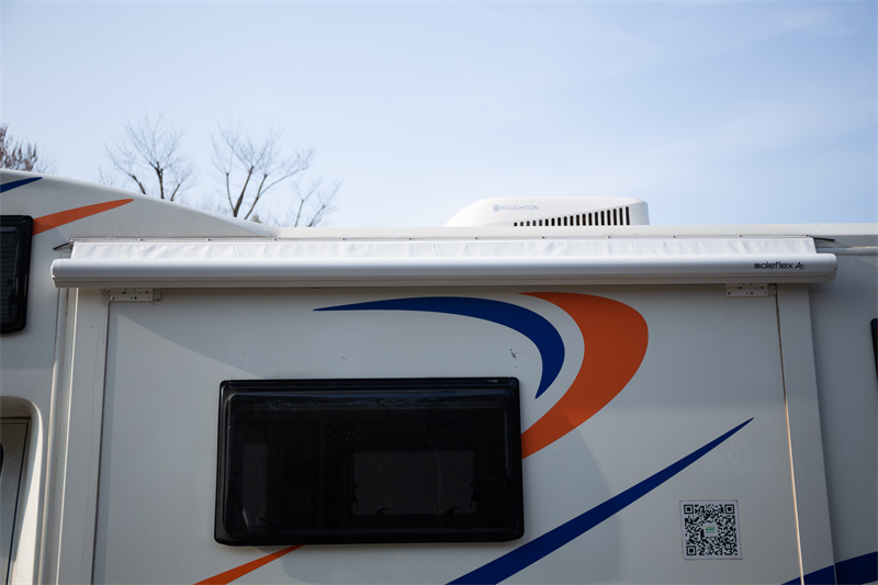 A10 Awning For Pop Out Walls (5)