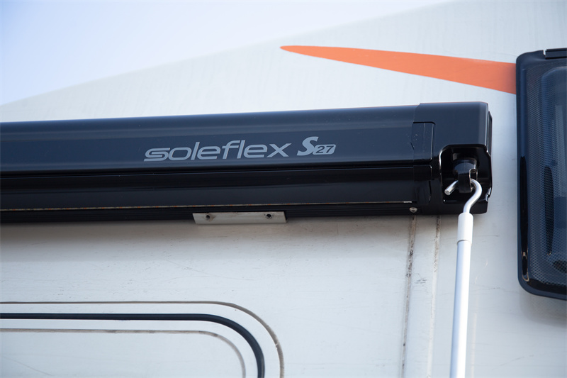 S27 Vehicle Mounted Curved Arm Awning (5)