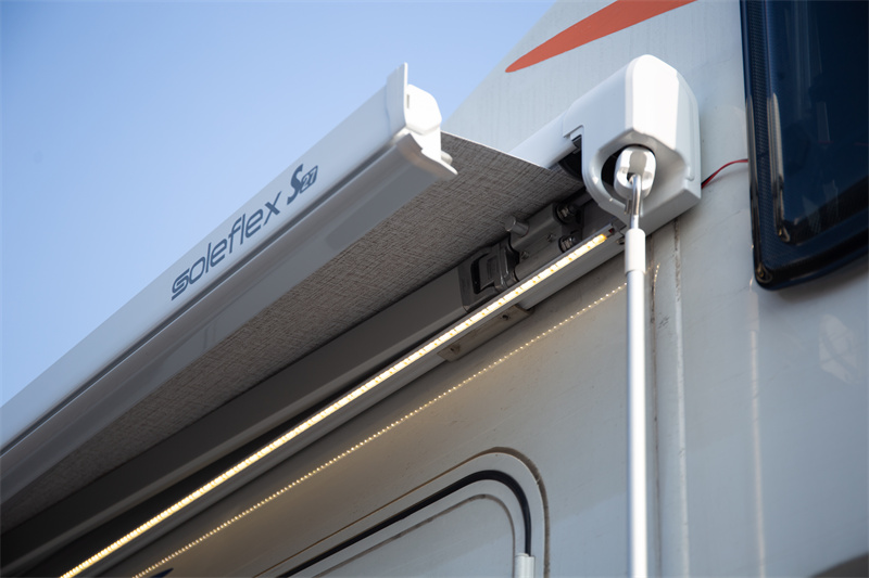 S27L Vehicle Crank Arm Awning (4)