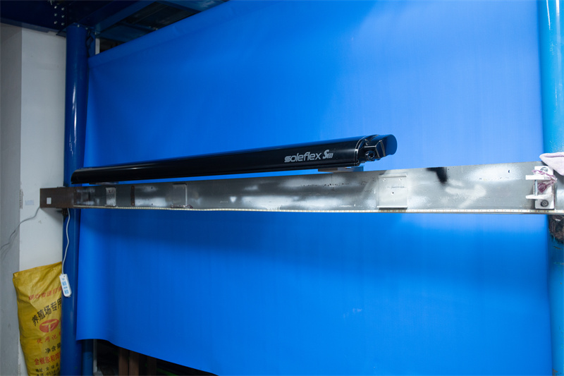 S35 Vehicle-Mounted Crank-Arm Awning (5)