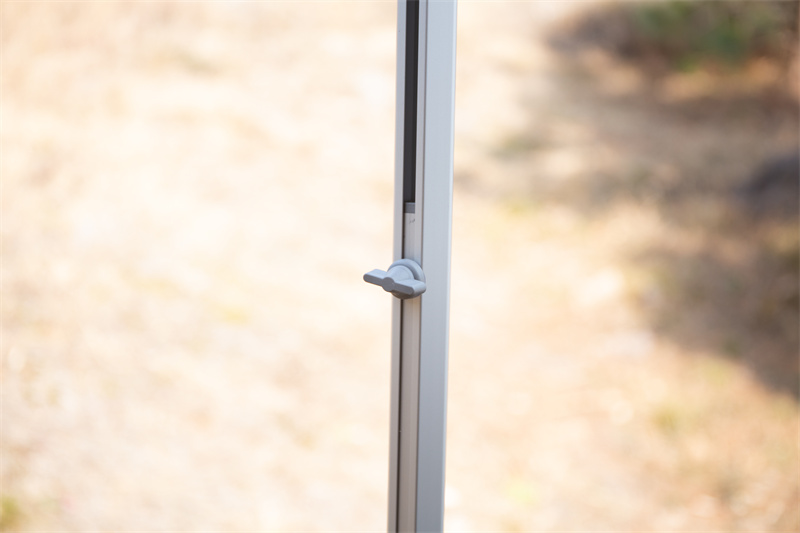 S27 Vehicle Mounted Curved Arm Awning (8)