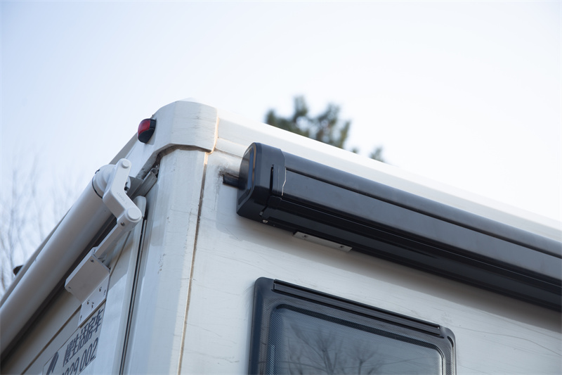 S27E Vehicle Curved Arm Awning (5)