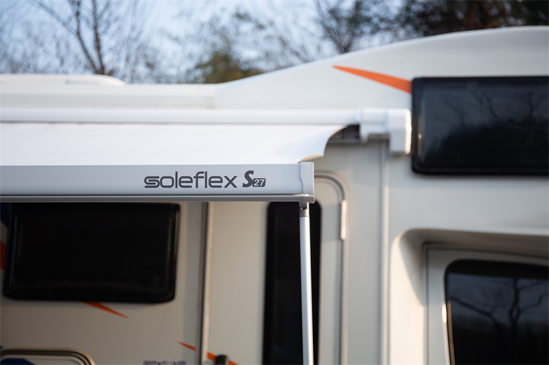 S27E Vehicle Curved Arm Awning (3)