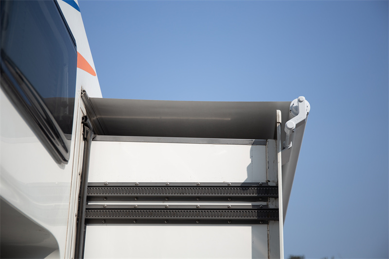 A6 Awning For Pop Out Walls (5)