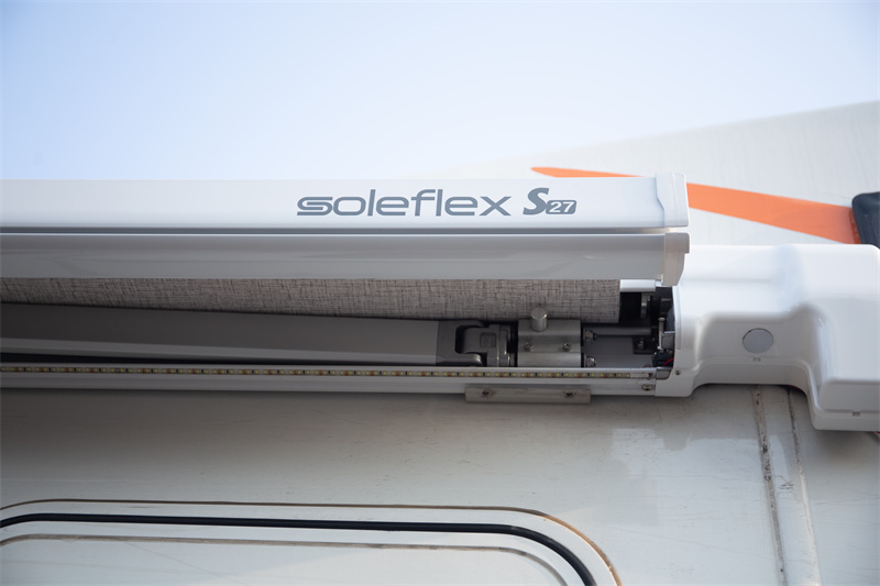 S27E Vehicle Curved Arm Awning (6)